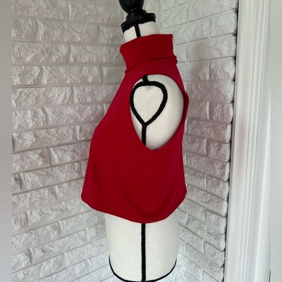 VINTAGE Red Cropped Turtleneck - Picture 3 of 4